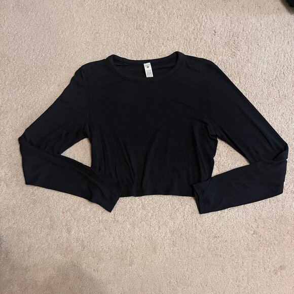 Hold Tight Straight-Hem Cropped Long Sleeve - Picture 2 of 7